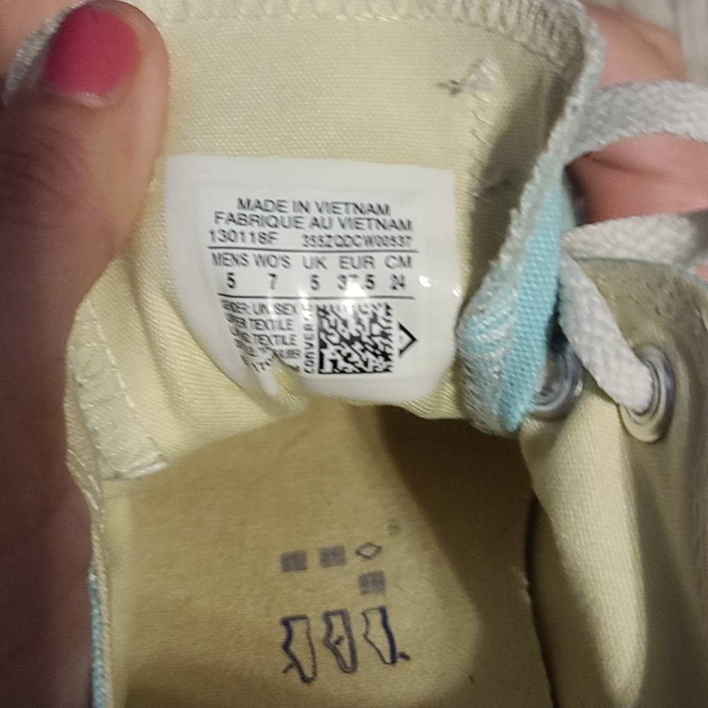 Shoes - Picture 4 of 4
